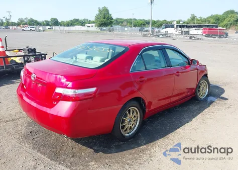 2007 Toyota Camry Le V6 z USA, uszkodzony, nr VIN 4T1BK46K47U035478